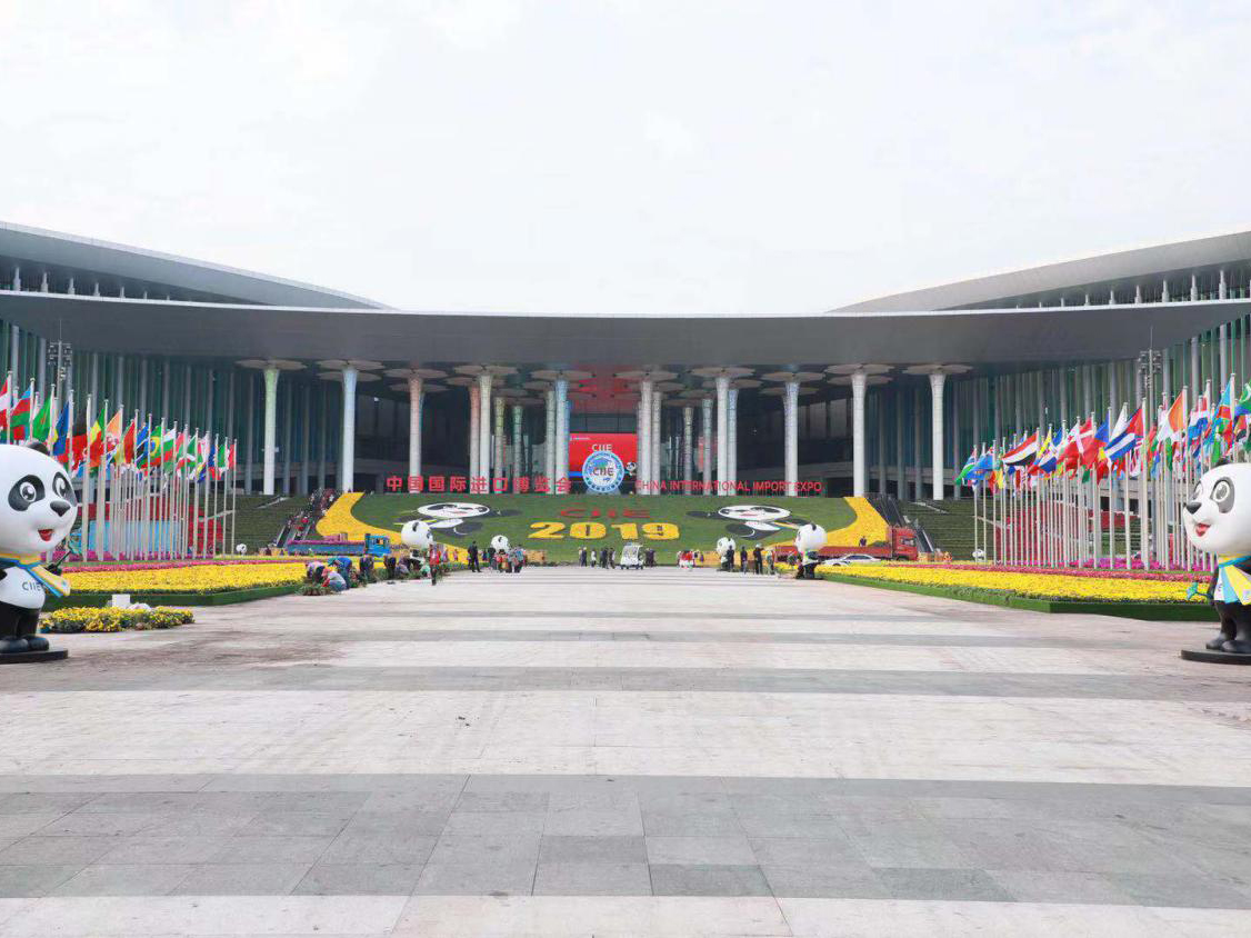 The “Biggest Hot Pot in the World” exhibited at the 2nd China International Import Expo Became the Calling Card of National Food Culture